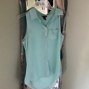 sleeveless blue collar blouse
